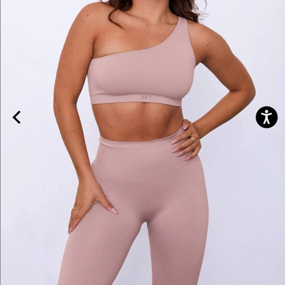 Set Active Sculptflex One Shoulder Top and Biker Shorts